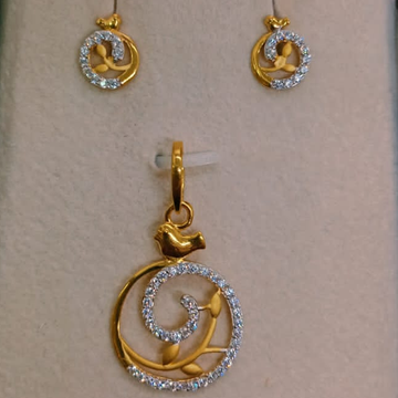 Gold 22k Round Fancy Design Pendant Set by 