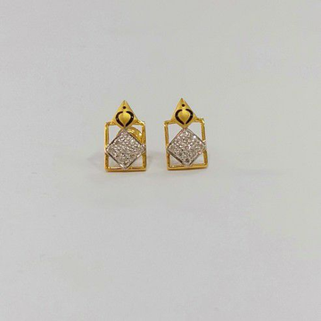 Gold Beautiful earrings by S B ZAWERI