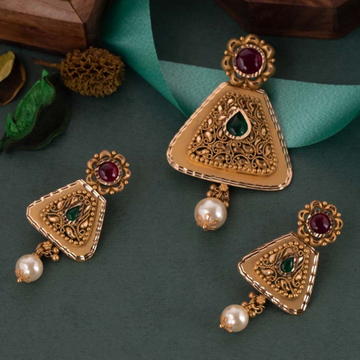 22 k Jadtar pendant Set by 