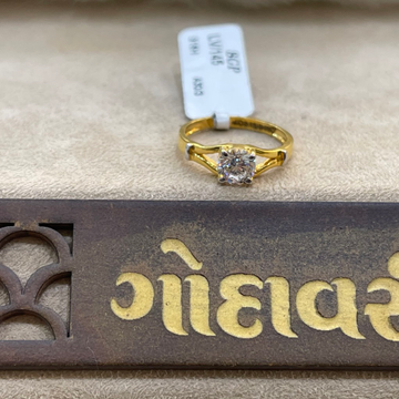 916/22k gold cz diamond ring by Shree Godavari Gold Palace