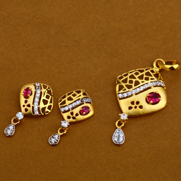 22Kt Gold Stylish Hallmark Pendant Set FSP39