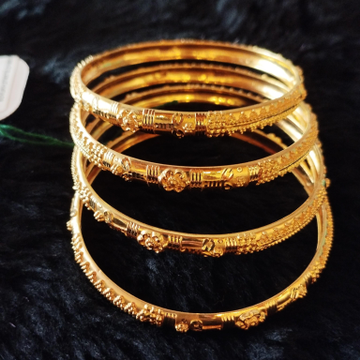 916 Gold 4 Piece Bangles by 