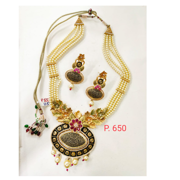Awesome beautiful flower with moti string necklace...