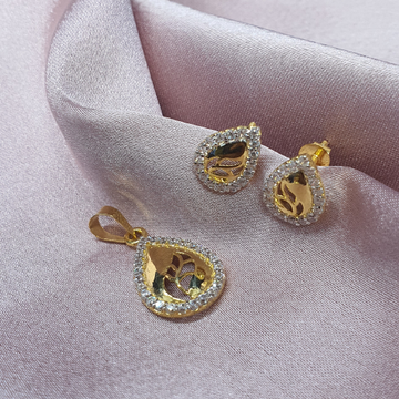 18.k Gold Diamond Ladies Pendant Set by 