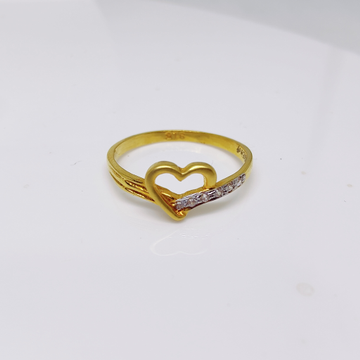 916 Gold Heart Shape Diamond Ladies Ring by 