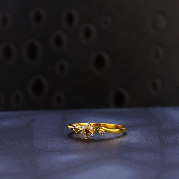916 Gold Hallmark Gorgeous Ladies Ring LR1598