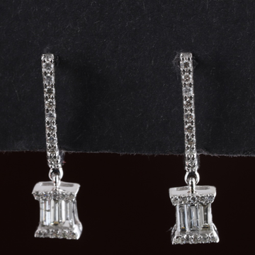 18kt white gold diamond earrings by 