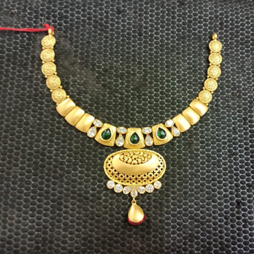 916 gold antique classic necklace set by Kundan
