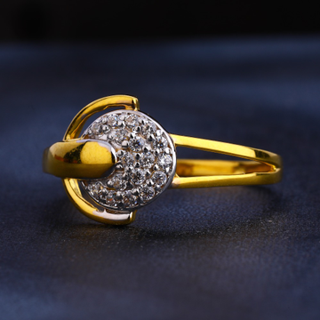 916 Gold  CZ Ladies Ring LR362