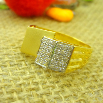 Beautiful engagement 22 kt gold ring for men