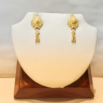 Gold simple Daily Wear Earrings For Ladies by Pratima Jewellers