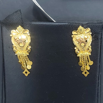 latkan earring by Parshwa Jewellers