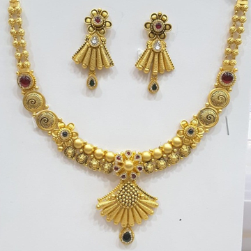 22k gold flower petals design necklace set by Panna Jewellers
