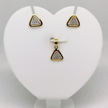 18k gold Curvy triangle shape CZ pendant set by 