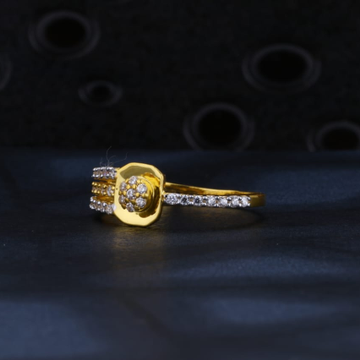 916 Gold CZ Hallmark Ladies Ring LR1474