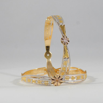 22KT Gold Beautifully Designed Bangles For Women