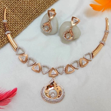 Triangle shape designer 18 kt rose gold necklace s...