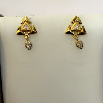 22k gold ladies tryangal earrings by Shree Godavari Gold Palace