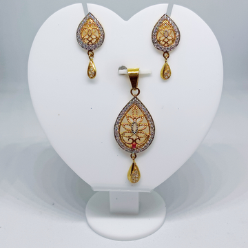 20k gold Contemporary design exclusive pendant set by 