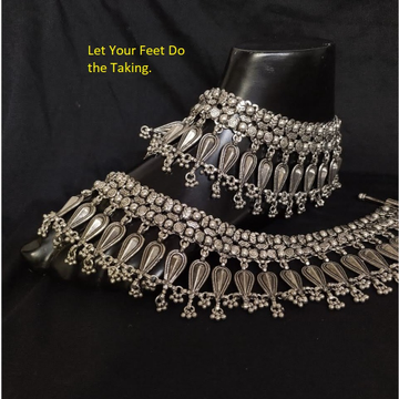 Pure silver antique rajwada payal with long leaf m...