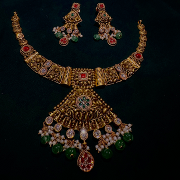916 Gold Antique Kundan Necklace Set by Ranka Jewellers
