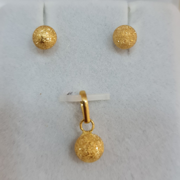916 HALLMARK GOLD PENDANT SET by Sangam Jewellers