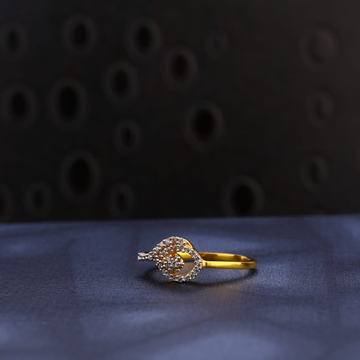 916 Gold Hallmark Exclusive Ladies Ring LR1595