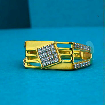 916 Gold Fancy Cz Gents Ring