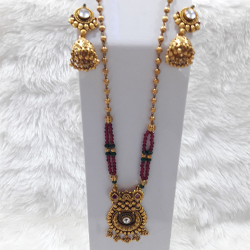 Antique necklace Sat by 
