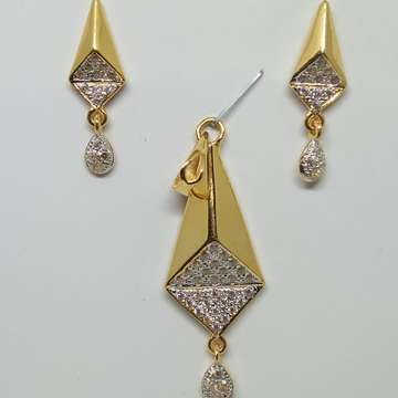 22k Gold Ladies Fancy Diamond Pendent Set by Sneh Ornaments