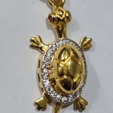 18kt Gold Tortoise Pendant by Sangam Jewellers