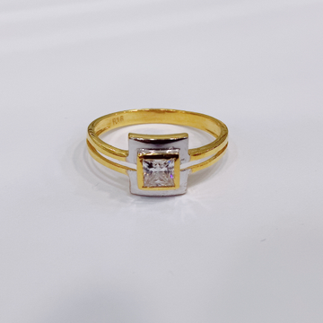 916 Gold soliter square dimond ring by 