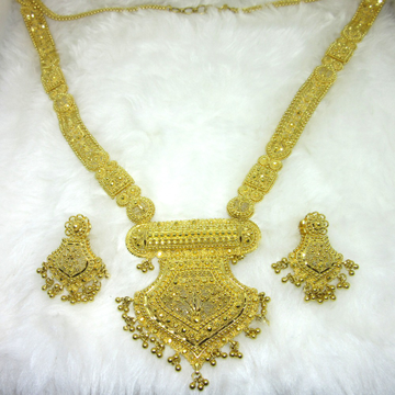 Yellow gold culcutti long necklace set by 