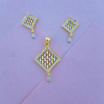 22K CZ gold Diamond Shape pendant set by 