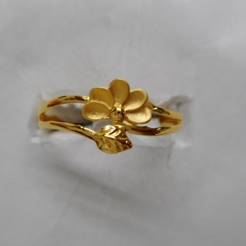 22 kt gold casting ladis fancy ring by Aaj Gold Palace
