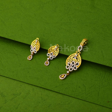916 Gold Hallmark Stylish Ladies Pendant Set FPS45...