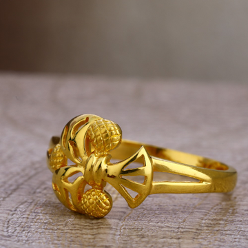 750 Gold Ladies Designer Plain Ring LPR461