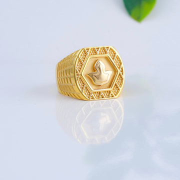 Gold Classy Gents Ring by 