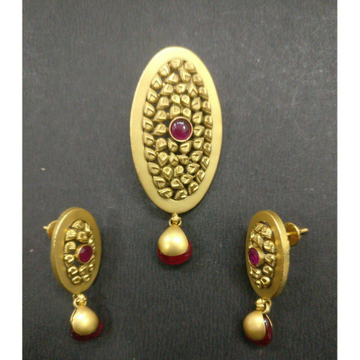 916 antique pendant set by 