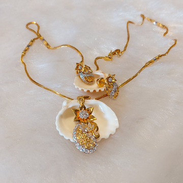 Gold Necklace Set by 