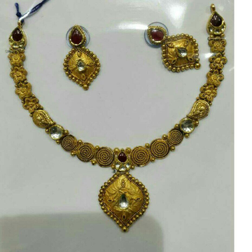  22K / 916 Gold Antique Jadtar Necklace Set