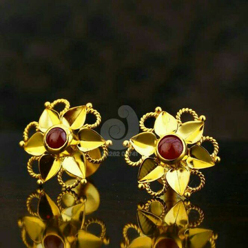 18ct Ruby Stone Tops
