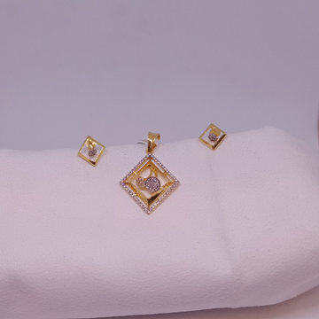 18k gold fancy pendant set by Rangila Jewellers
