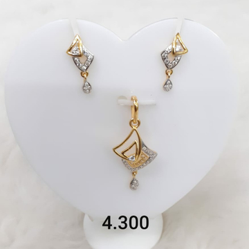 Light weight pendant set by 