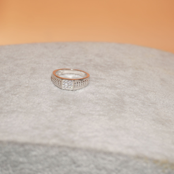 21 Dainty Engagement Rings with Gorgeous Design
