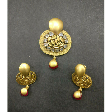 916 gold pendant set by 