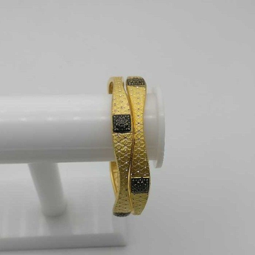 22K / 916 Gold Pipe Designer Kadli by Saideep Jewels