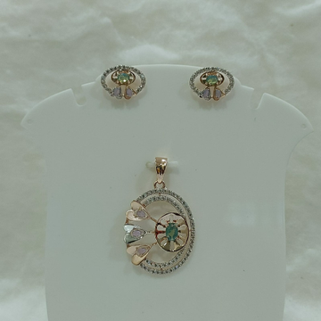 18k gold CZ Green stone pendant set by 