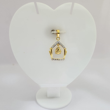 18k gold exclusive pendant by 