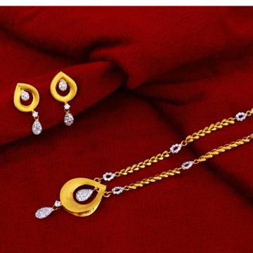 22kt  Hallmark  Fancy   Gold  Chain Necklace  CN52